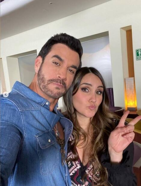 Dulce María posa como nunca en camisón para celebrar sus 37 años