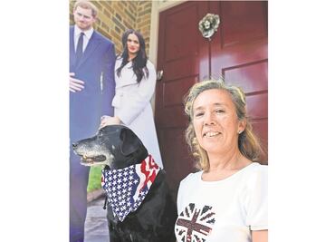 Las bodas reales atraen fans para la monarquía