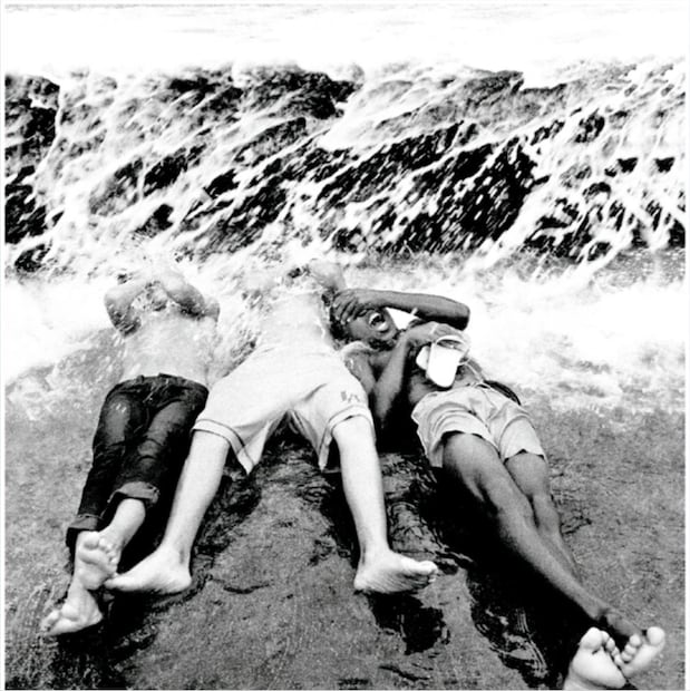 Fotografía de la cubierta. Malecón habanero, 2013. Fotógrafo: Raul Cañibano/ Planeta de Libros