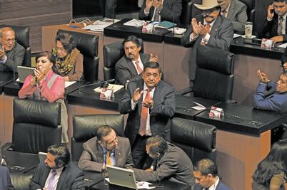 Improcedente, desaparición de poderes: Senado