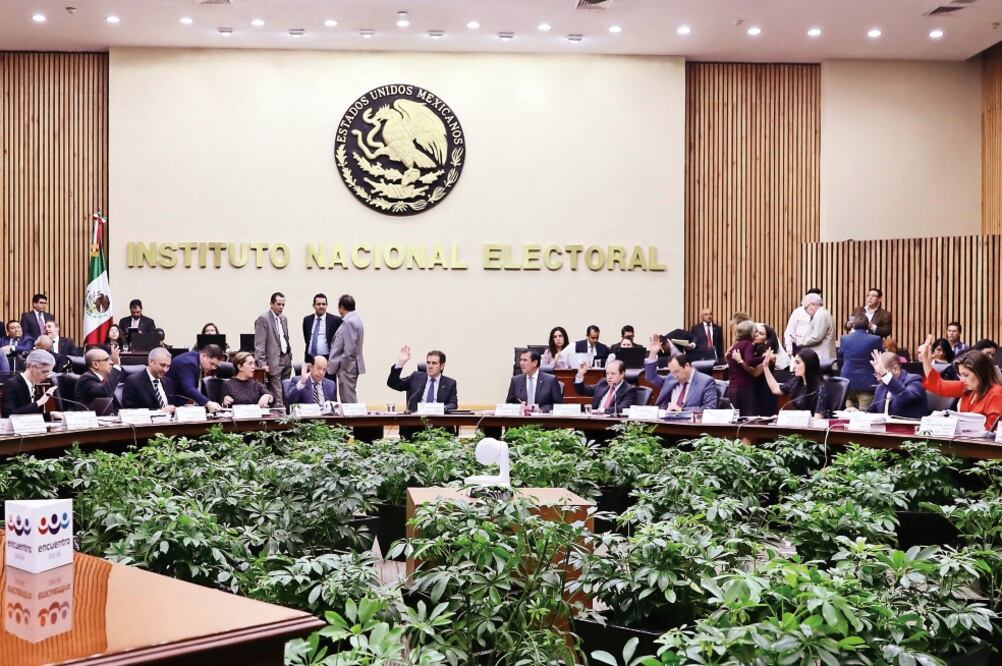 El INE informó que será el responsable del contenido transmitido a través de Periscope, por lo que organizará talleres para su personal, periodistas y sociedad civil. (ARCHIVO EL UNIVERSAL)