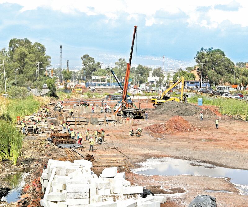 En septiembre se detuvieron las obras en el puente vehicular. CARLOS MEJÍA. EL UNIVERSAL