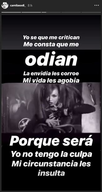 Camila Sodi comparte foto como Rubí, la critican y ella responde 