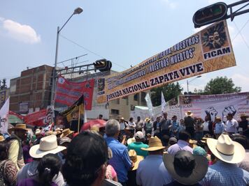 Campesinos arriban a la Segob