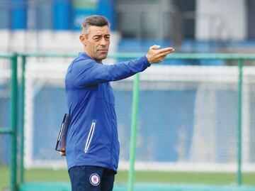 Caixinha defenderá ataques a Cruz Azul