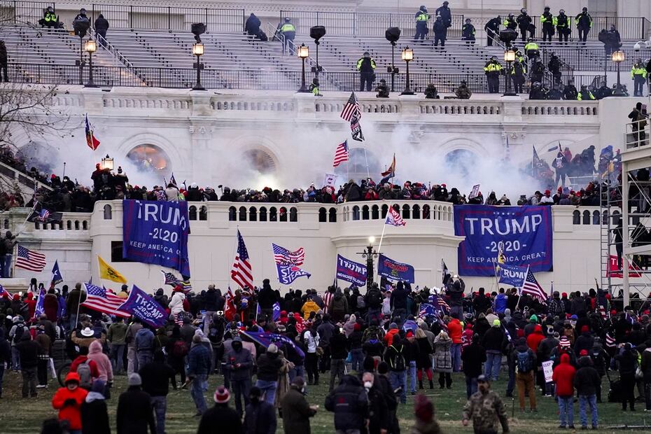 En enero de 2021 manifestantes tomaron por la fuerza el Capitolio. Imagen Archivo EL UNIVERSAL