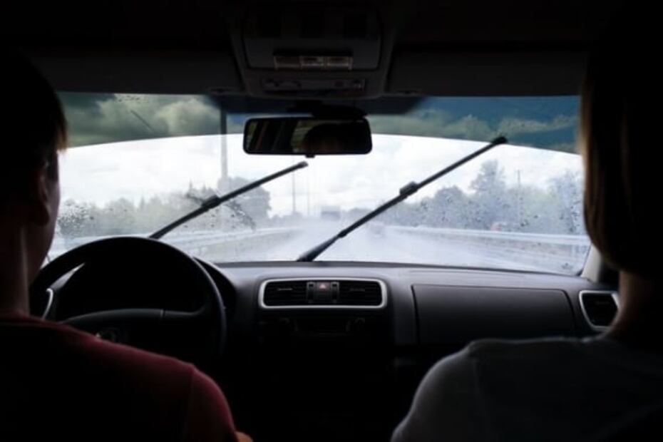 Cómo frenar correctamente cuando está lloviendo