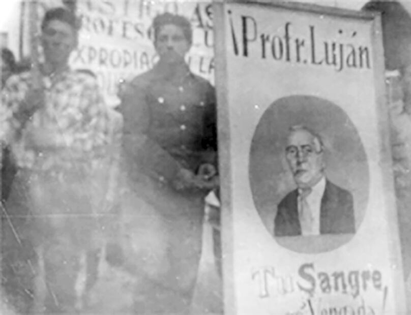 Memorial para el profesor Luján Adame. A hombres cabales y coherentes como él, el aniquilarles es la única forma de apartarles de su misión. Foto: ESPECIAL.