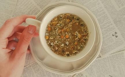 Estos son los beneficios de beber té de clavo de olor con manzanilla