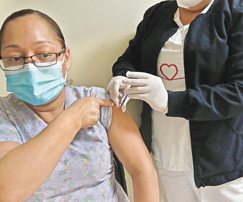 El país necesita un verdadero plan de vacunación para recuperarse, dijo Canacintra. Foto: ARCHIVO EL UNIVERSAL