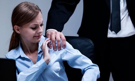 Judicatura destituye a juez por grave acoso sexual a 13 mujeres