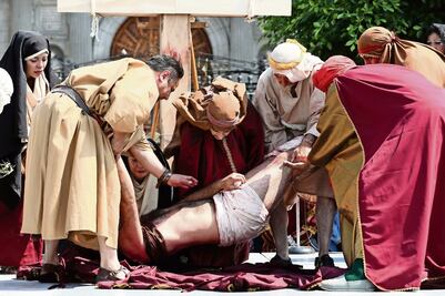 Viacrucis, tradición que se replica en estados