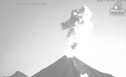 Volcán de Colima emite fumarola de dos kilómetros