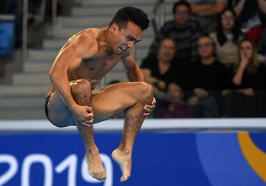 Juan Celaya gana oro para México en trampolín de 1 metro