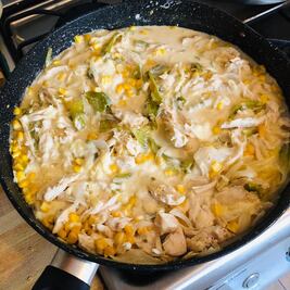 Prepara pollo en rajas con crema