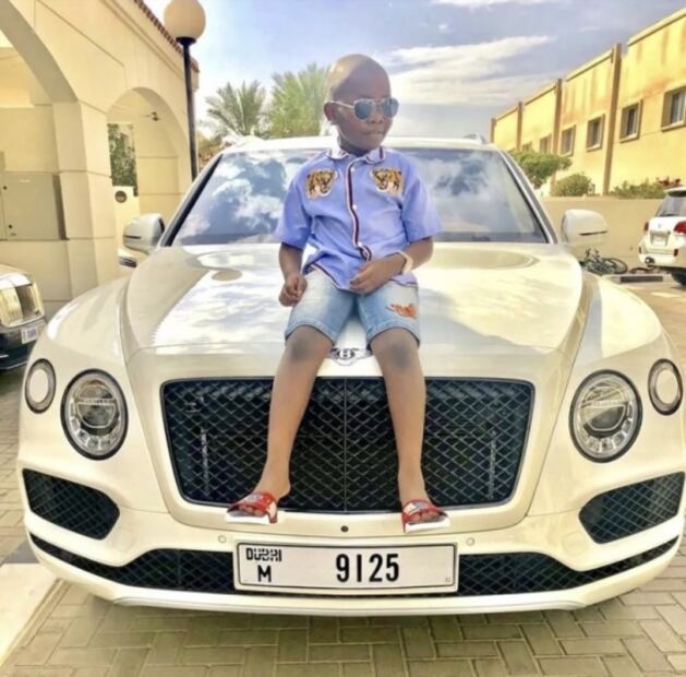 Mompha Jr., el niño influencer que tiene colección de autos de lujo