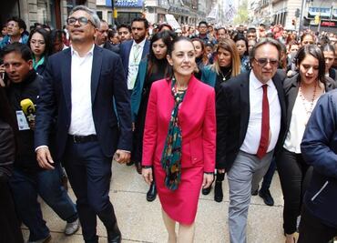 Entre porras y selfies, Sheinbaum sale del Congreso local tras rendir Primer Informe