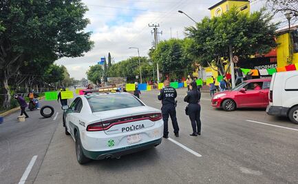 Vecinos de Granjas México bloquean Circuito Interior en protesta por construcción de departamentos
