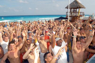 A favor del muro en la frontera 51%, revela sondeo 