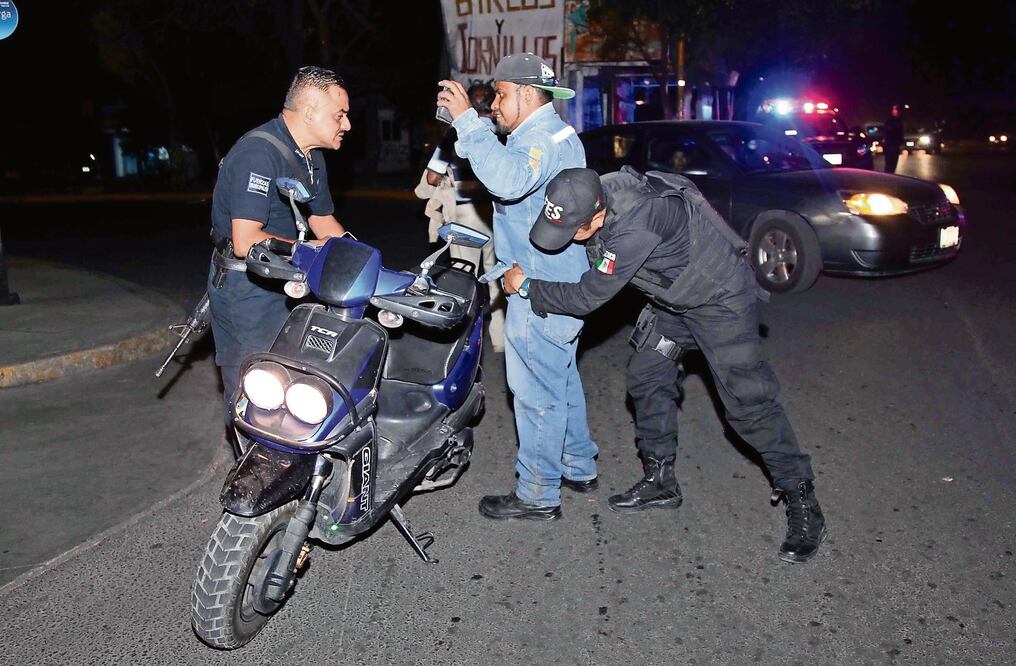 Debido al incremento en la comisión de delitos, las autoridades capitalinas han intensificado los operativos para capturar a los criminales (ARCHIVO EL UNIVERSAL)