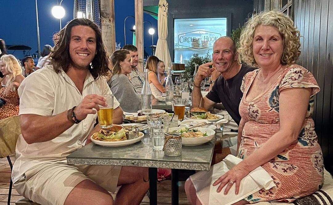 "Nuestros corazones están rotos y el mundo se ha convertido en un lugar más oscuro para nosotros" dijo Debra Robinson, madre de las víctimas Jake y Callum, en una rueda de prensa desde San Diego, California. Foto: Instagram @callum10robinson