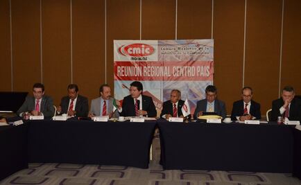 Anuncian amparo contra decisión de AMLO sobre contratos de construcción