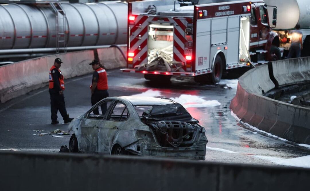 Explosión de pipa en Puente de la Concordia dejó 28 autos calcinados (10/09/2025). Foto: Luis Camacho / EL UNIVERSAL