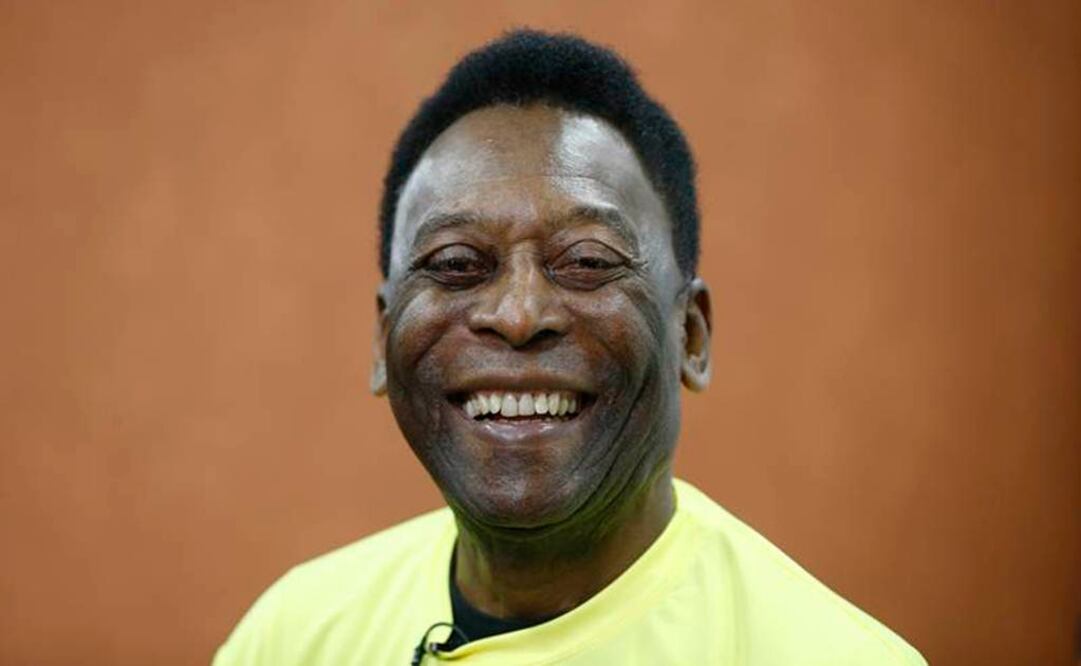 Pelé prefiere el futbol del argentino. AP