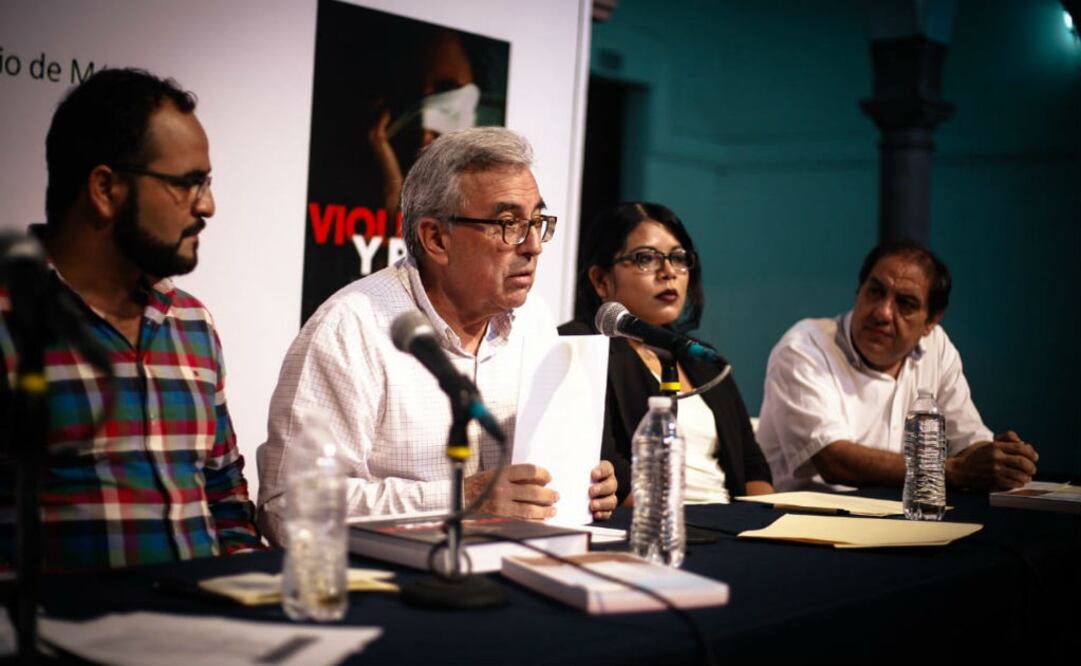 Rubén Rocha Moya, senador de la República de Morena (centro), dio a conocer la cancelación del Foro de Pacificación. FOTO: @RochaMoyaR