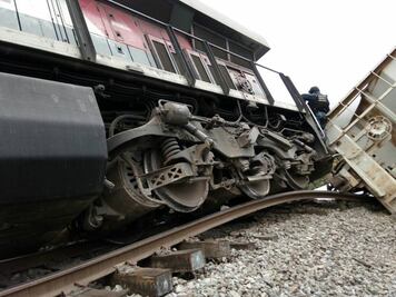 Chocan dos trenes de carga en Orizaba, Veracruz; hay 7 heridos