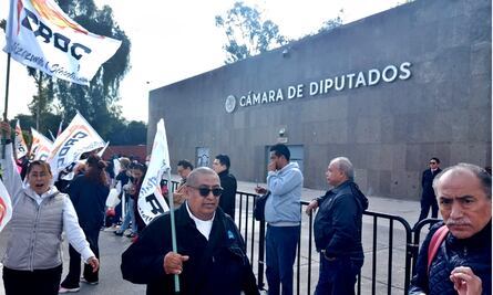 “No se desesperen”, dice diputada de Morena a manifestantes que convocó a manifestarse en San Lázaro