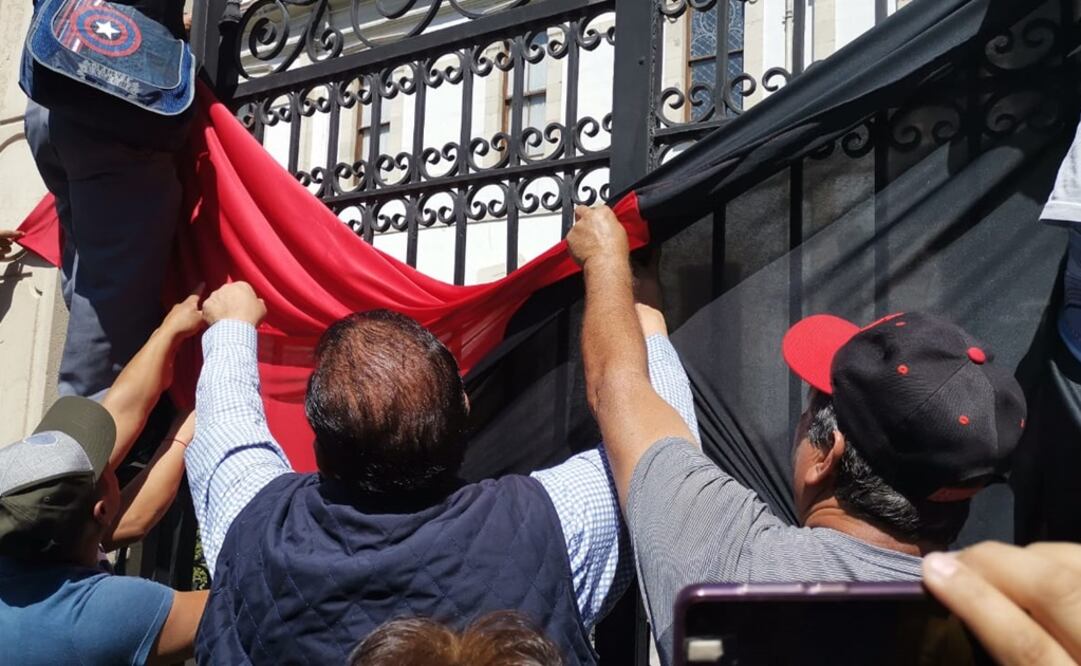 Los trabajadores sindicalizados mantienen cerradas 68 oficinas de la alcaldía desde el pasado 18 de febrero. Foto: Dinorath Mota / EL UNIVERSAL