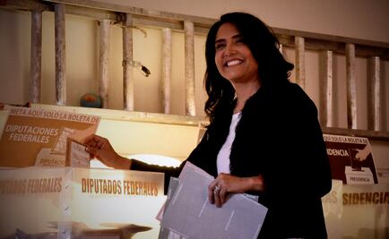 Alejandra Barrales asiste a votar; lamenta robo de material electoral en Iztapalapa