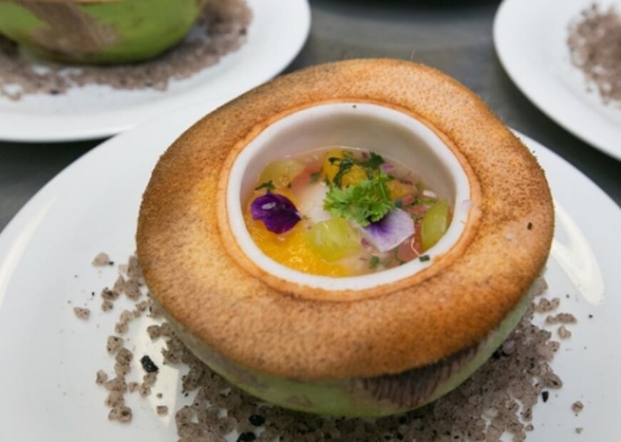 Gerardo Vázquez Lugo sorprendió con cena en Acapulco