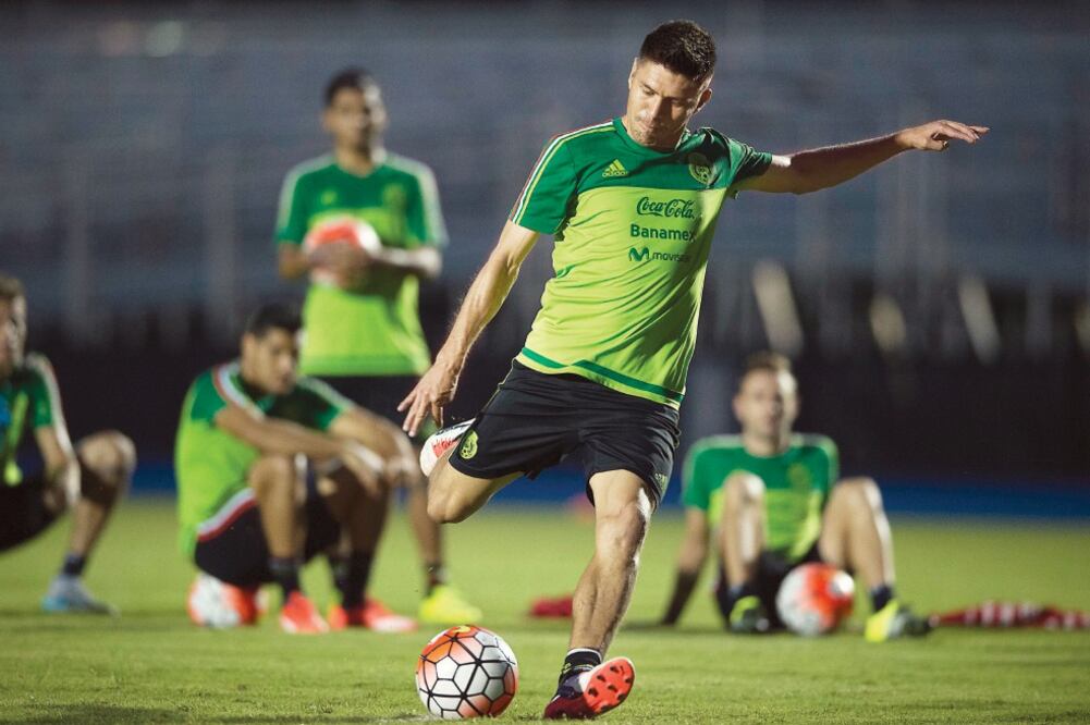 Oribe Peralta sufre algunos malestares en la espalda baja, tras el duelo ante Cruz Azul, del sábado (ETZEL ESPINOSA. IMAGO7)