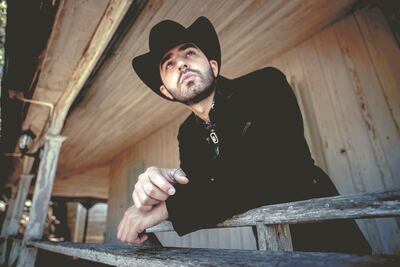 A Joss Favela no le interesa quedar bien