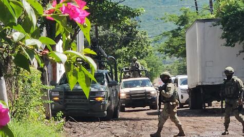 ¡Si mueren ellos, también ustedes! Hombres armados amenazan a médicos de Mazatlán; exigen que atiendan a sus heridos