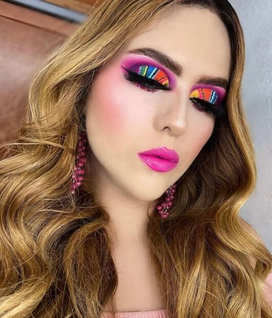 Maquillaje patrio para lucir espectacular el 15 de septiembre