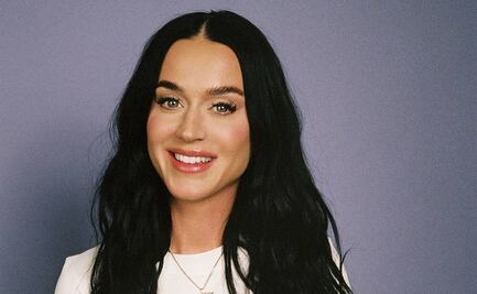 Katy Perry luce top de mariposa y jeans a la cadera de estilo Y2K