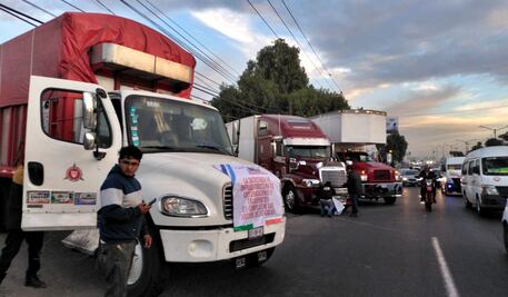 Transportistas plantean mejoras en carreteras, seguridad y renovación de flota; "es un sector amenazado": Canacar