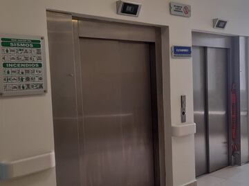 Por fallas en elevadores, trabajadores realizan paro de labores en el hospital de Juchitán, Oaxaca