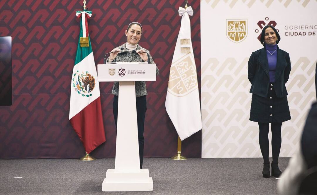 La jefa de Gobierno, Claudia Sheinbaum, hizo el anuncio de los descuentos en los impuestos junto con la secretaria de Administración y Finanzas, Luz Elena González.