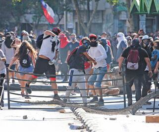 Este año seguirá descontento social en AL, opina Moody’s 