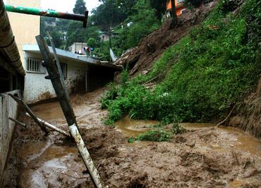 Reportan 16 escuelas afectadas en Veracruz y Puebla por "Earl"