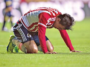 Chivas pierde y arde el descenso