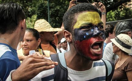 Poder electoral acepta firmas contra Maduro: Oposición