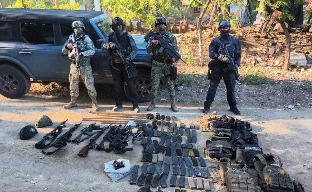 Armas aseguradas por el Ejército en Sinaloa (28/10/2025). Foto: Especial