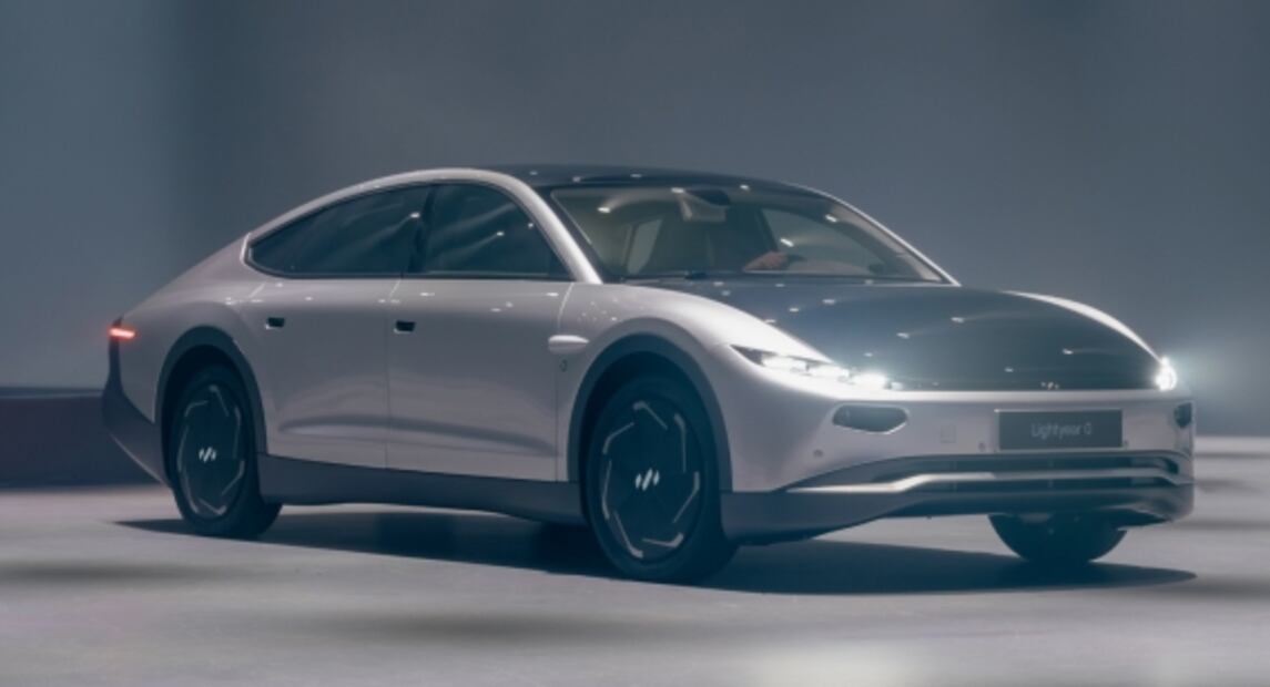 El auto eléctrico que se carga cada 7 meses