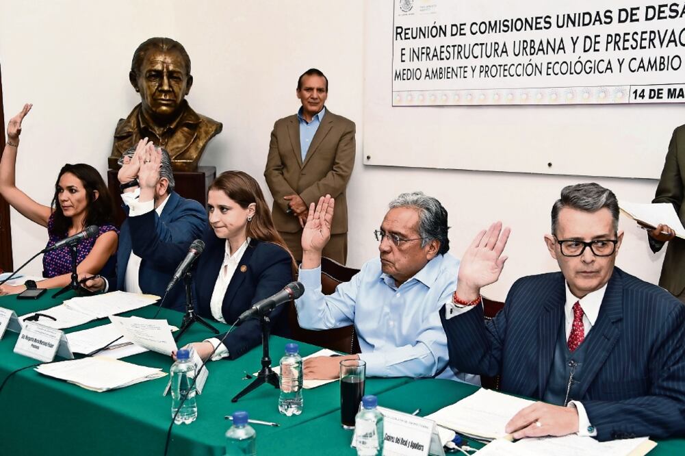 Detalles. Morena dijo que el documento era improcedente al no haber realizado la consulta a pueblos y barrios originarios (CORTESÍA)