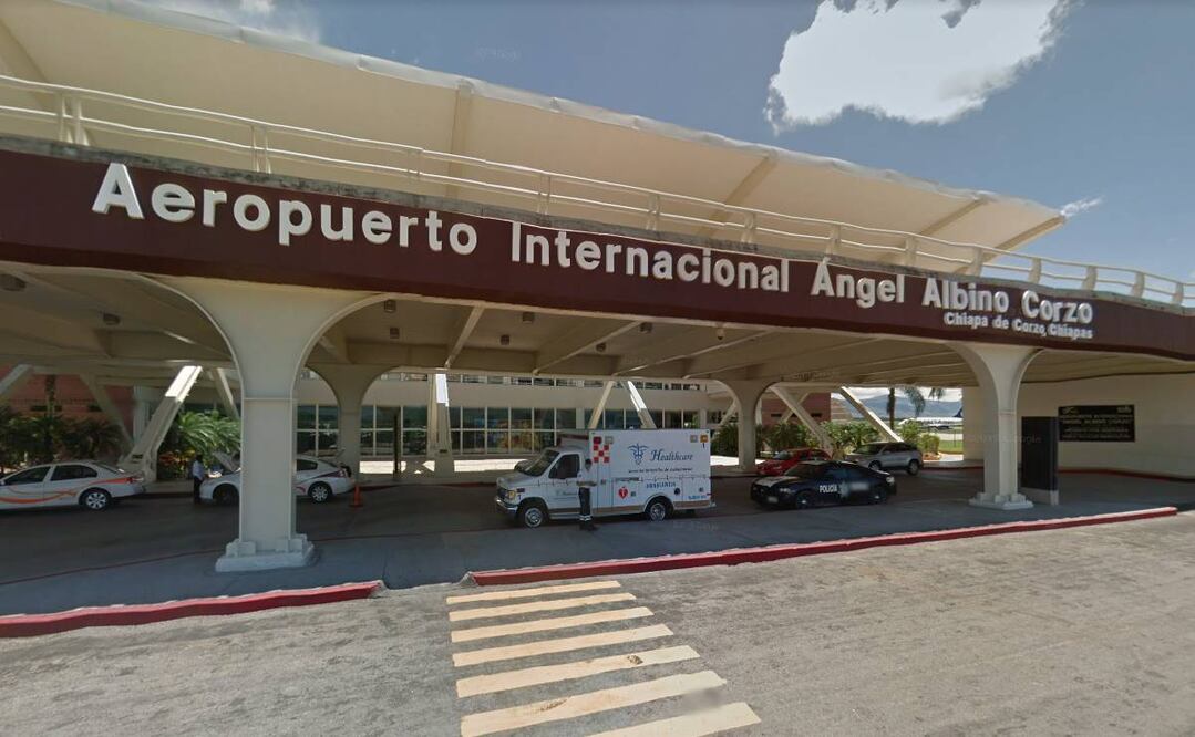 El filtro sanitario del aeropuerto es atendido por un médico encargado de identificar síntomas de la enfermedad infecciosa. Foto: Google Maps